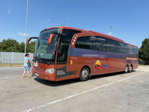 inchirieri-autocare-transport-persoane-1